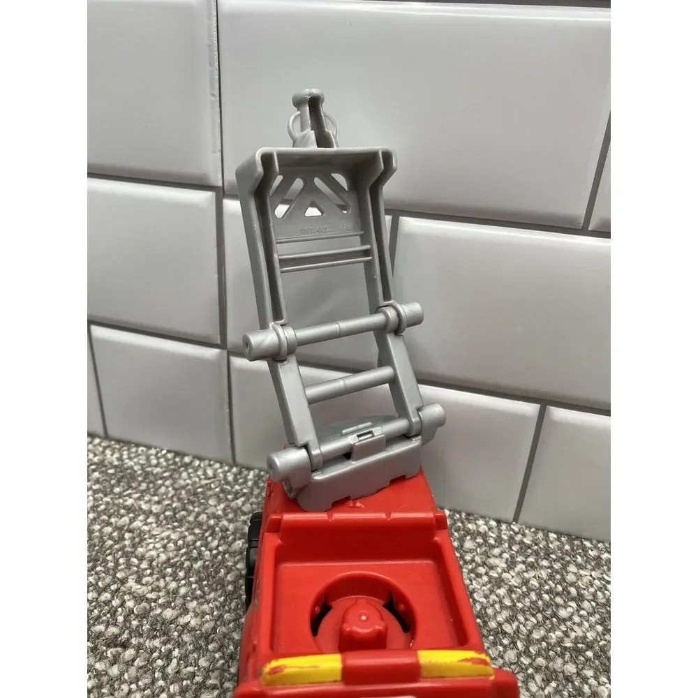 Fisher Price‎ Little People Fire Truck Plus Person Nice Set Preschool Early Fun